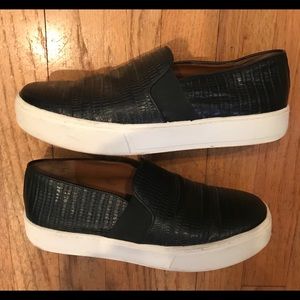 Vince leather slip on sneaker
